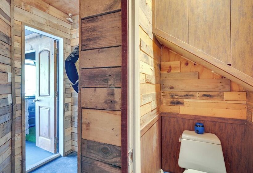 Exquisite Canal Front Home: Access To Lake Conroe!