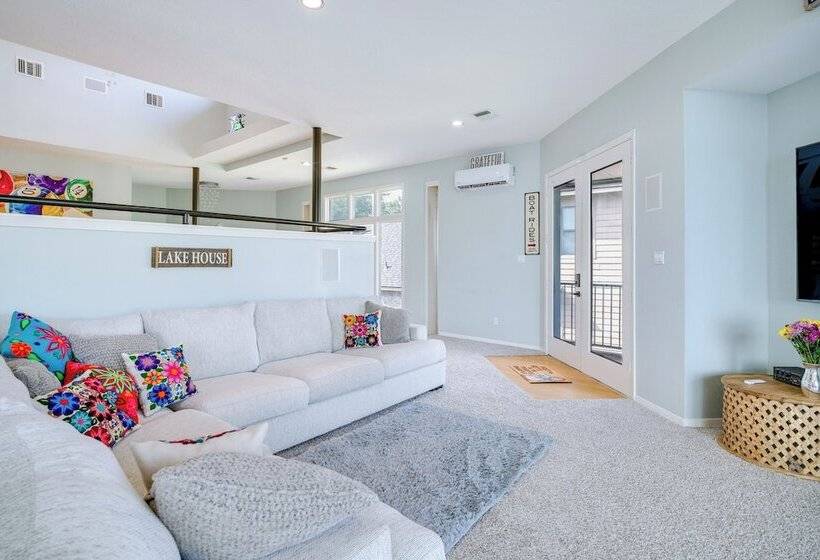 Exquisite Canal Front Home: Access To Lake Conroe!