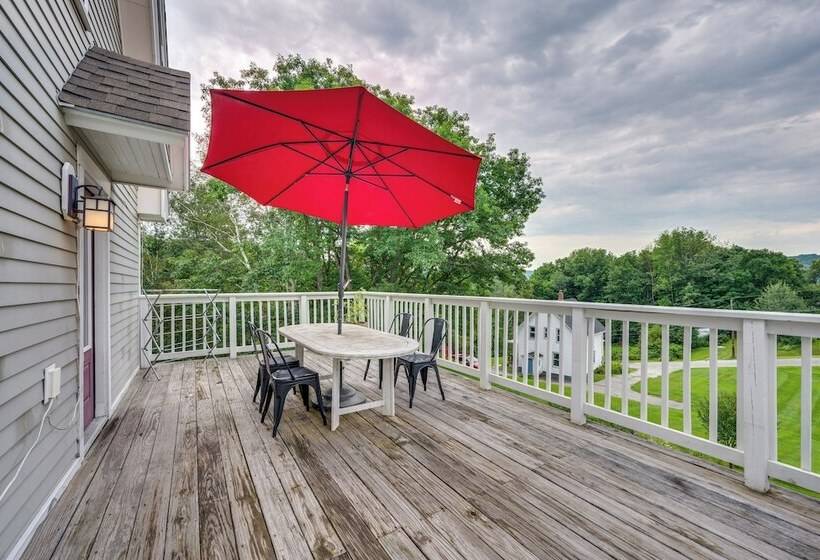 Family Friendly Retreat In Barre: 2 Spacious Decks