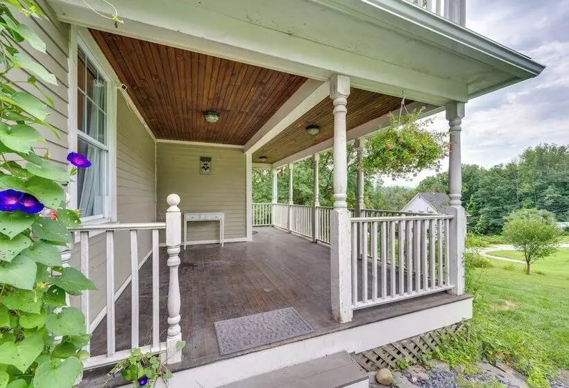 Family Friendly Retreat In Barre: 2 Spacious Decks