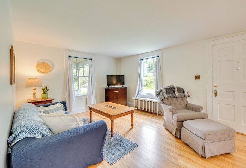 Family Friendly Retreat In Barre: 2 Spacious Decks