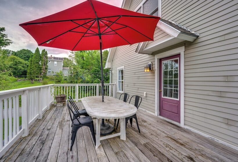 Family Friendly Retreat In Barre: 2 Spacious Decks