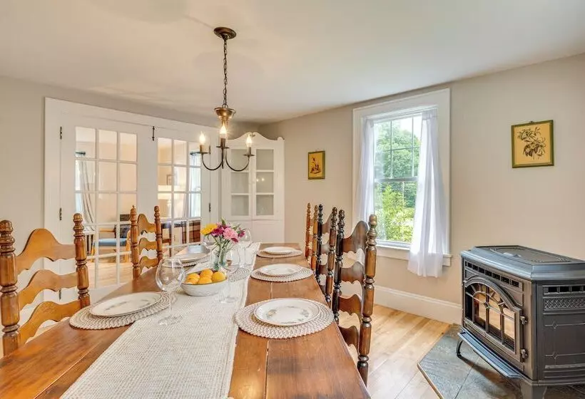 Family Friendly Retreat In Barre: 2 Spacious Decks