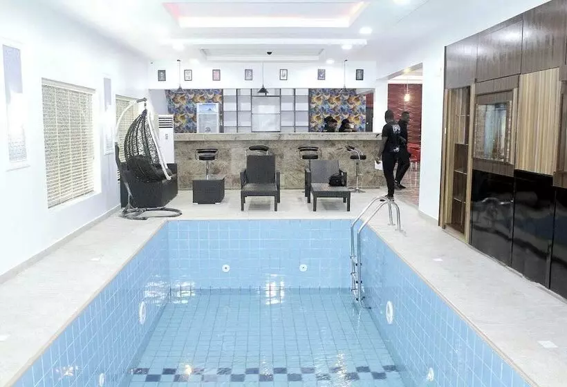 G-throne Hotel And Suites