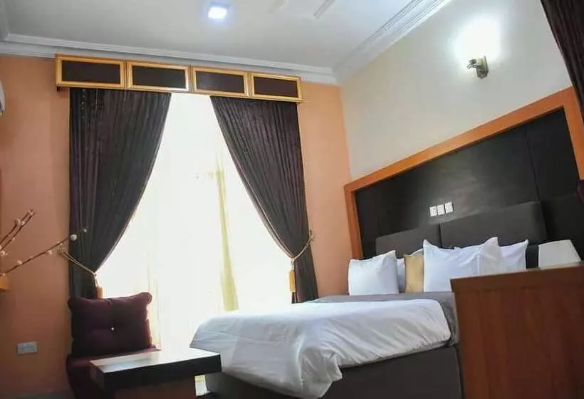 G-throne Hotel And Suites