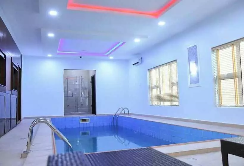 G-throne Hotel And Suites