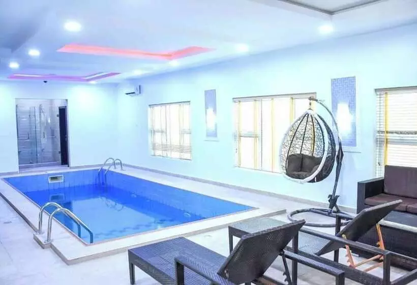 G-throne Hotel And Suites