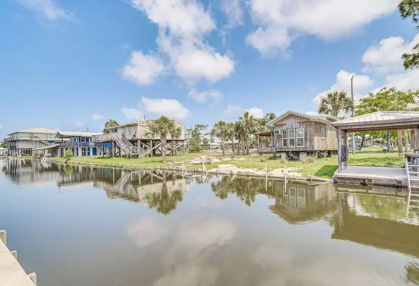 Gulf Of Mexico Beach Cottage: Walk To Boat Ramp!