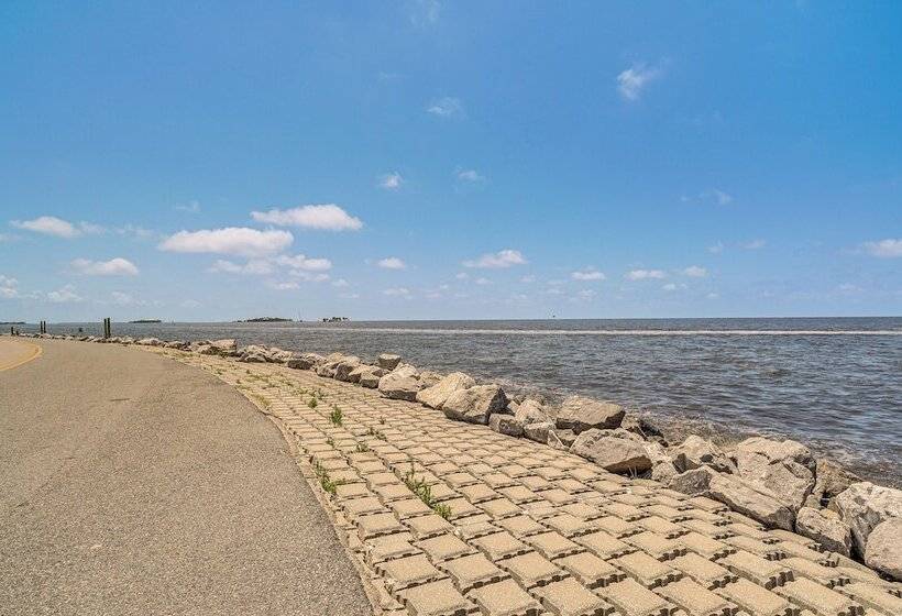 Gulf Of Mexico Beach Cottage: Walk To Boat Ramp!