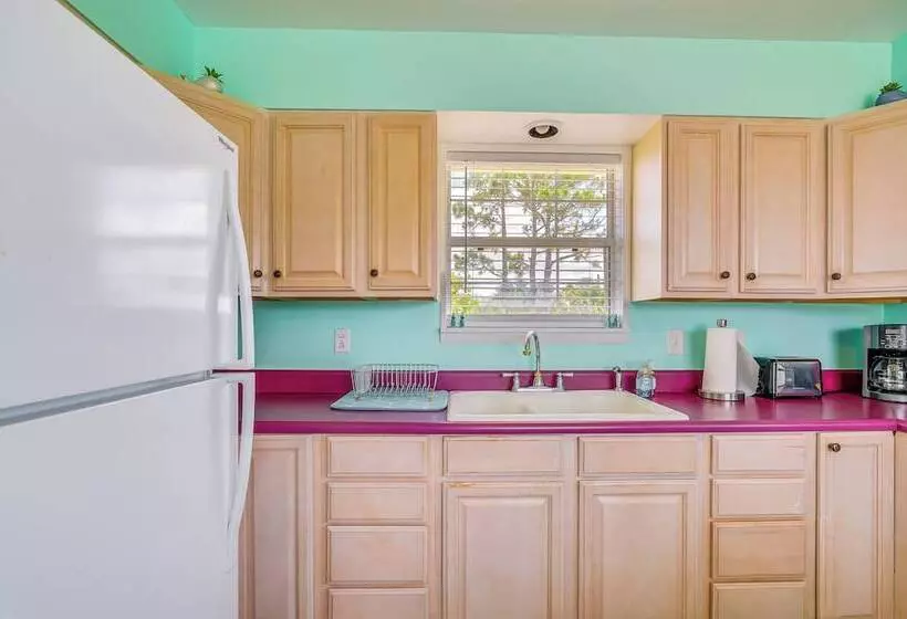 Gulf Of Mexico Beach Cottage: Walk To Boat Ramp!