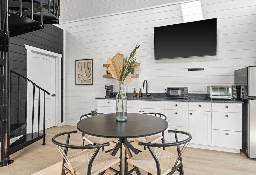 Otel Bia Treehouse Fredericksburg