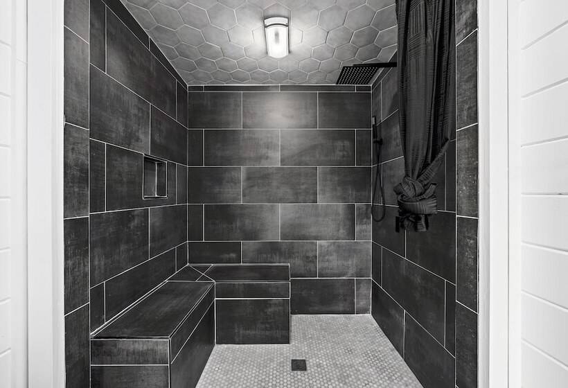 Otel Bia Treehouse Fredericksburg