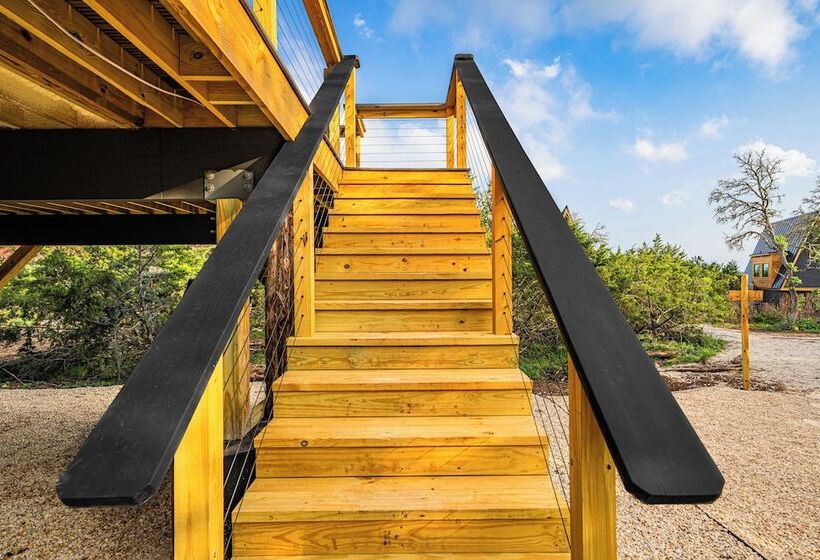 Otel Bia Treehouse Fredericksburg