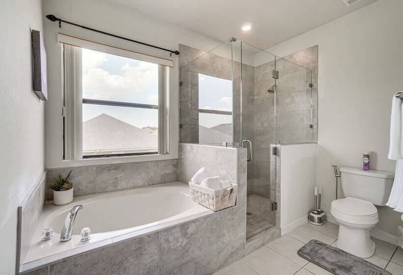 Kissimmee Home W/ Amenity Access: Near Disney!