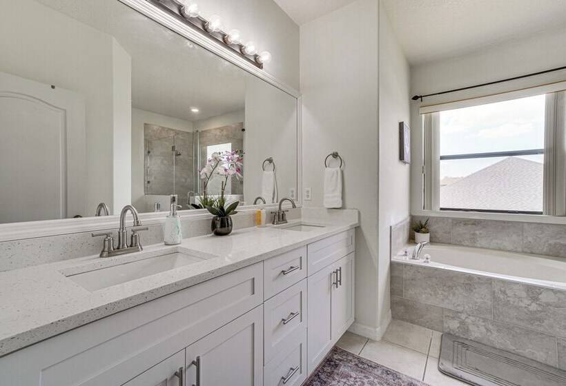 Kissimmee Home W/ Amenity Access: Near Disney!