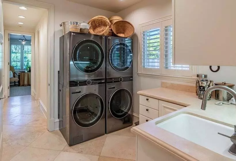 Lavish Montecito Home W/ Hot Tub, Patio & Gardens!