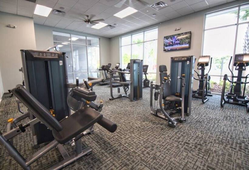 Living Large On Lelani