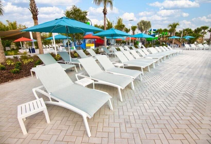 Living Large On Lelani