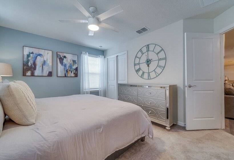 Living Large On Lelani