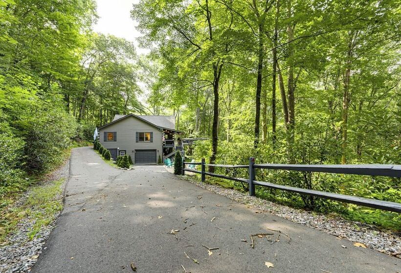 Luxe Smoky Mountains Cabin W/ Hot Tub & Views!