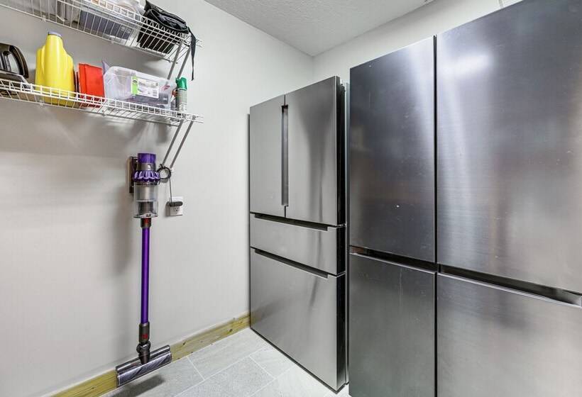 Luxe Smoky Mountains Cabin W/ Hot Tub & Views!