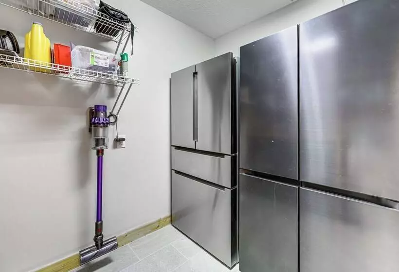 Luxe Smoky Mountains Cabin W/ Hot Tub & Views!