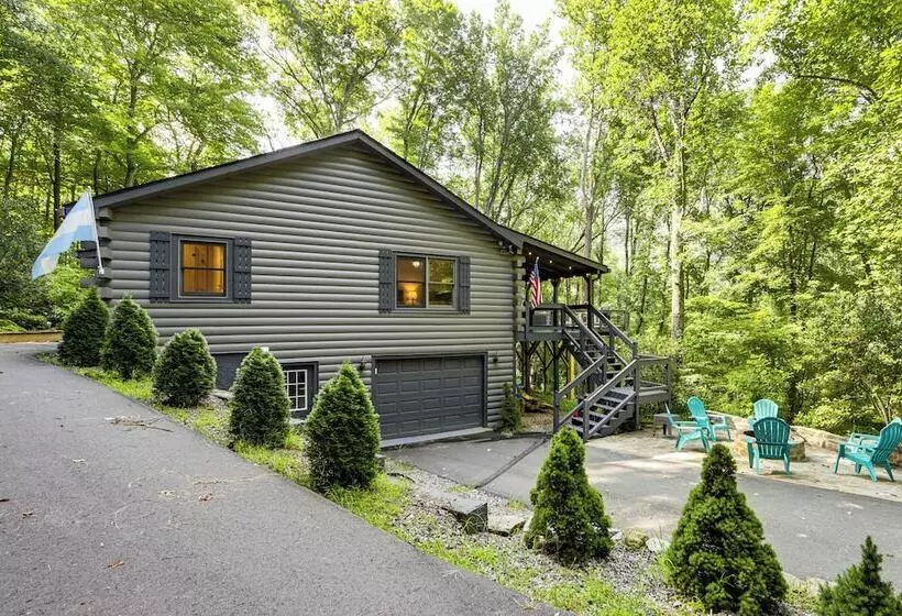 Luxe Smoky Mountains Cabin W/ Hot Tub & Views!