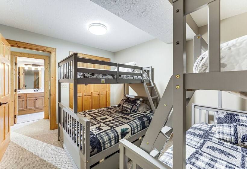 Luxe Smoky Mountains Cabin W/ Hot Tub & Views!