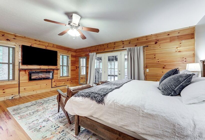 Luxe Smoky Mountains Cabin W/ Hot Tub & Views!