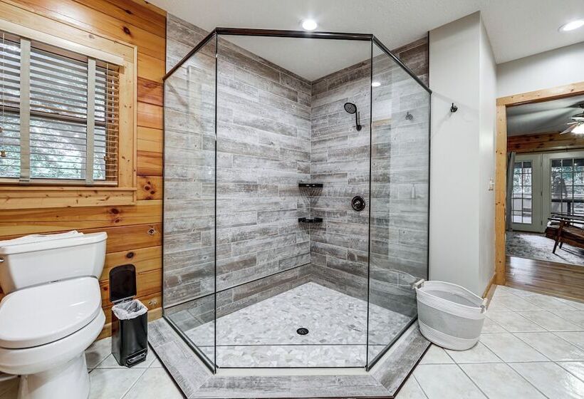 Luxe Smoky Mountains Cabin W/ Hot Tub & Views!