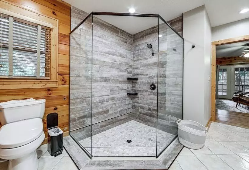 Luxe Smoky Mountains Cabin W/ Hot Tub & Views!