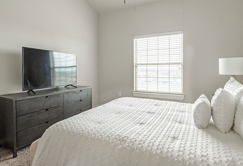 Mission Hill Apartments By Barsala