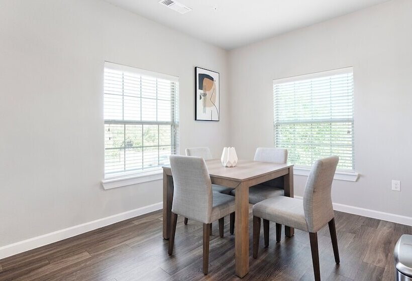 Mission Hill Apartments By Barsala