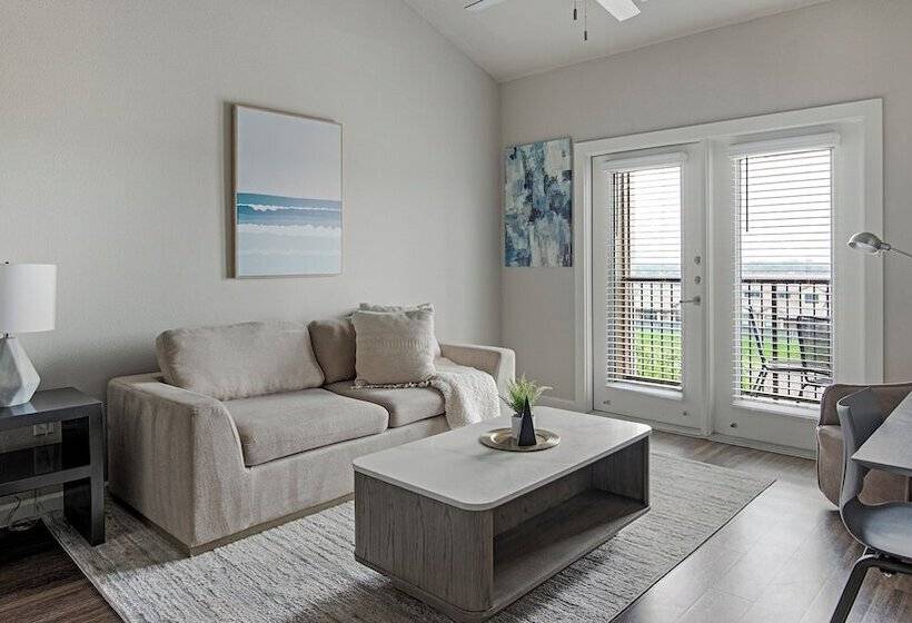 Mission Hill Apartments By Barsala