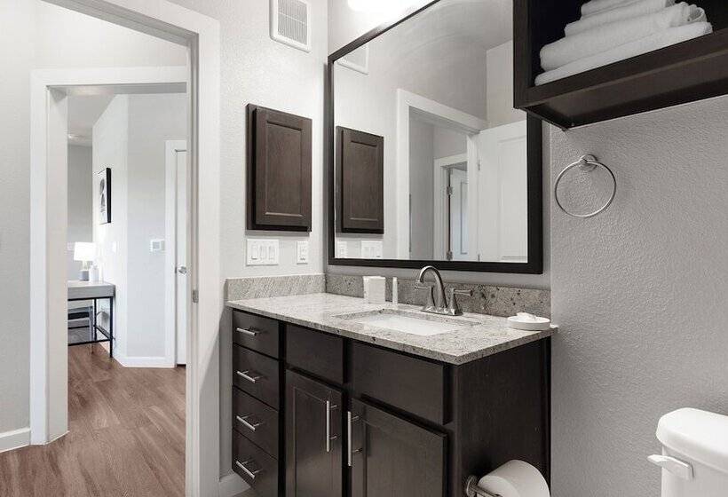 Mission Hill Apartments By Barsala