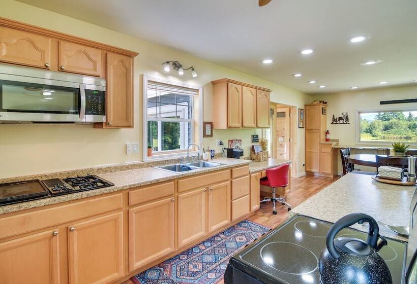 Mountain View Maine Cabin: Ski, Hike & Bike!