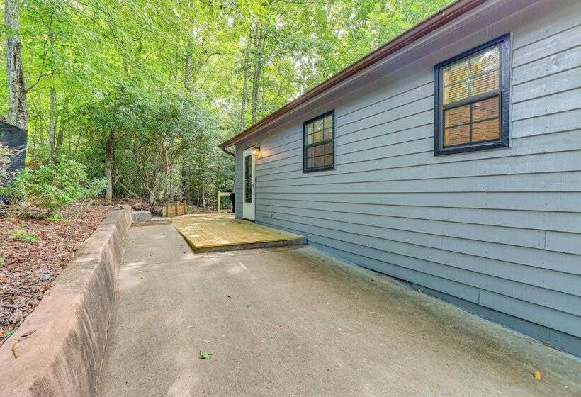 Murphy Cabin W/ Private Deck, Fire Pit + Hot Tub!