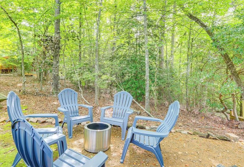 Murphy Cabin W/ Private Deck, Fire Pit + Hot Tub!