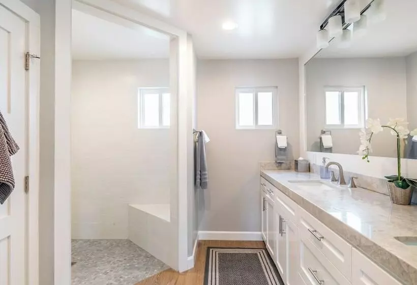 Ocean Breeze Ii By Avantstay Steps To The Beach!