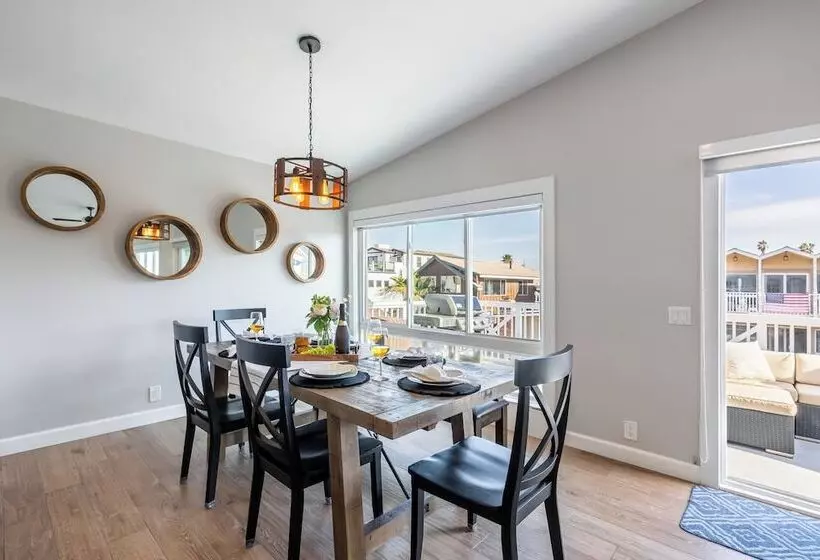 Ocean Breeze Ii By Avantstay Steps To The Beach!