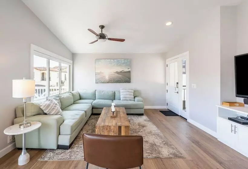 Ocean Breeze Ii By Avantstay Steps To The Beach!