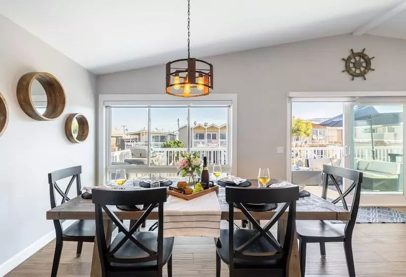 Ocean Breeze Ii By Avantstay Steps To The Beach!