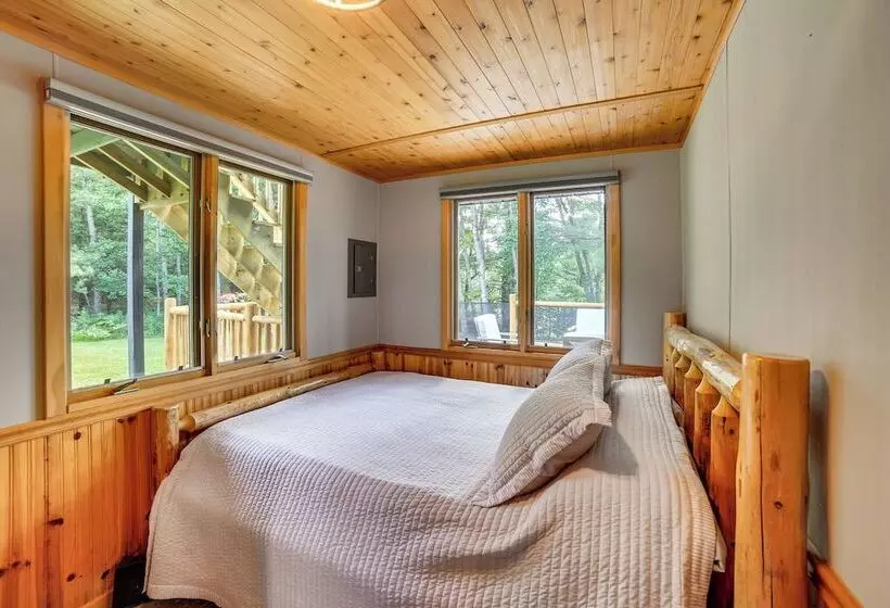 Pembine Cabin W/ Expansive Yard, Fire Pit & Grill!