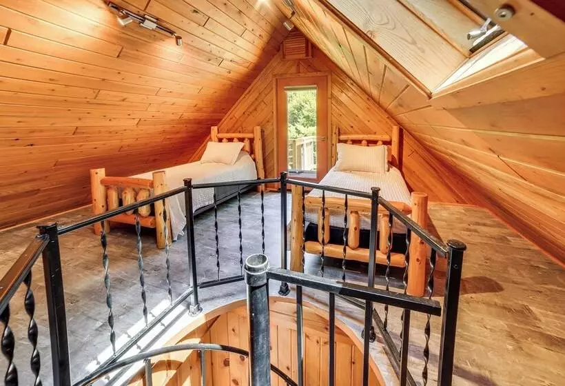 Pembine Cabin W/ Expansive Yard, Fire Pit & Grill!