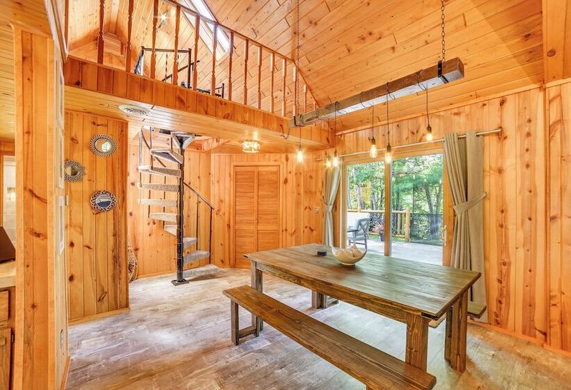 Pembine Cabin W/ Expansive Yard, Fire Pit & Grill!