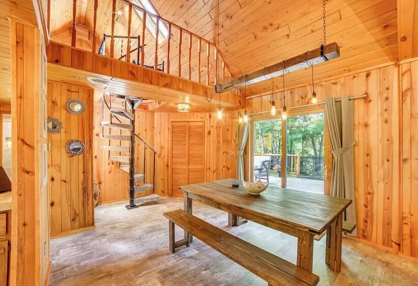 Pembine Cabin W/ Expansive Yard, Fire Pit & Grill!