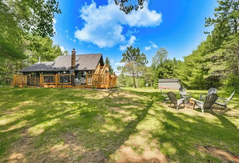 Pembine Cabin W/ Expansive Yard, Fire Pit & Grill!