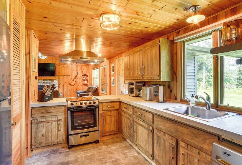 Pembine Cabin W/ Expansive Yard, Fire Pit & Grill!