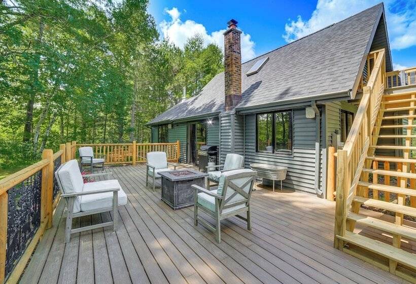 Pembine Cabin W/ Expansive Yard, Fire Pit & Grill!