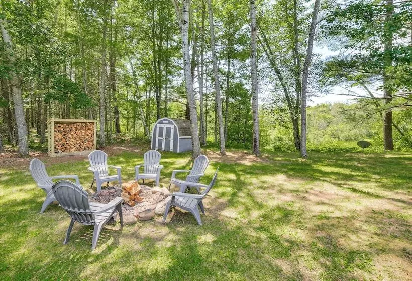 Pembine Cabin W/ Expansive Yard, Fire Pit & Grill!
